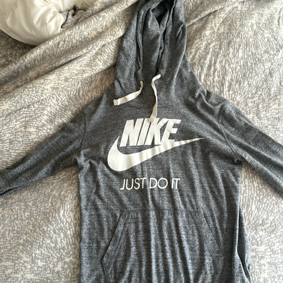 Nike sweatshirt - Picture 1 of 4